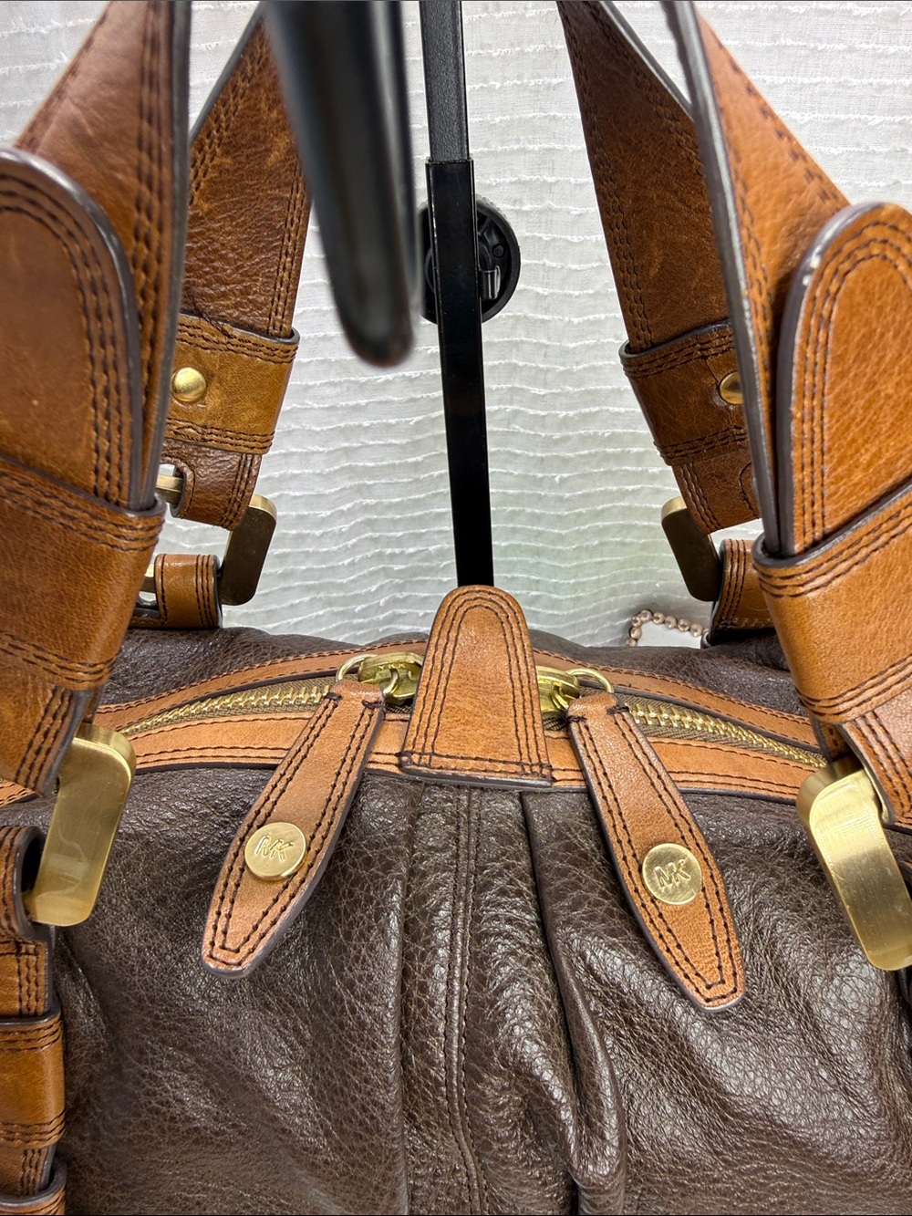 (X2)Vintage Michael Michael Kors Y2K dark brown and tan leather handbags. - Picture 2 of 15